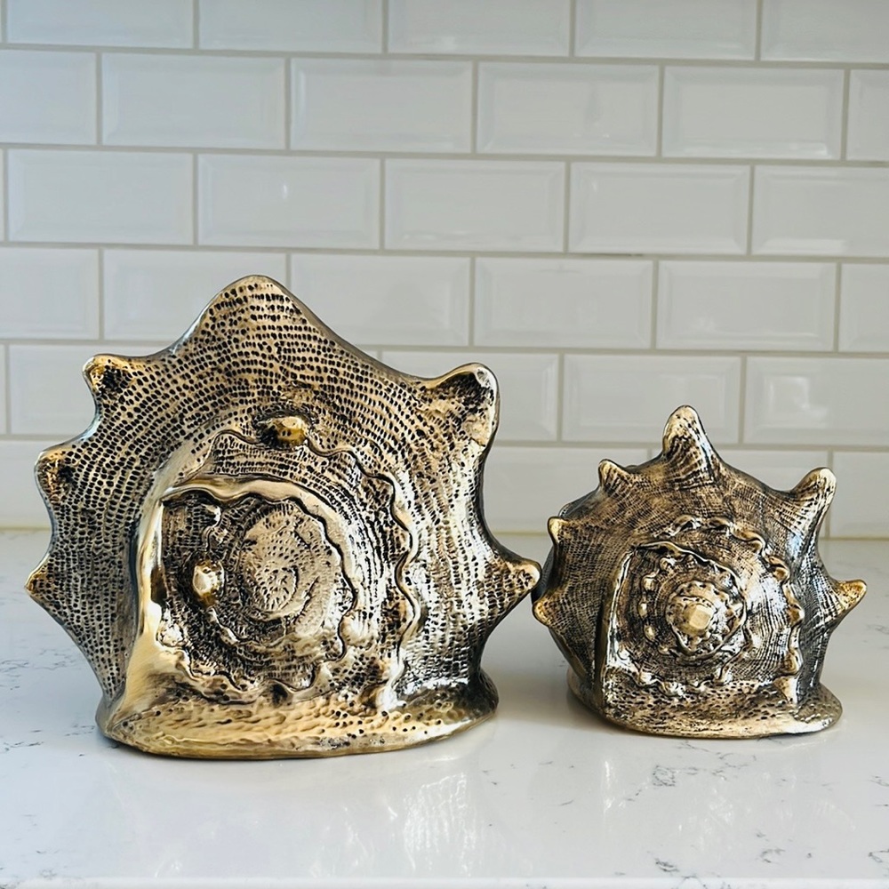 Place & Time Large Ceramic Conch Shell Gold - Picture 15 of 15
